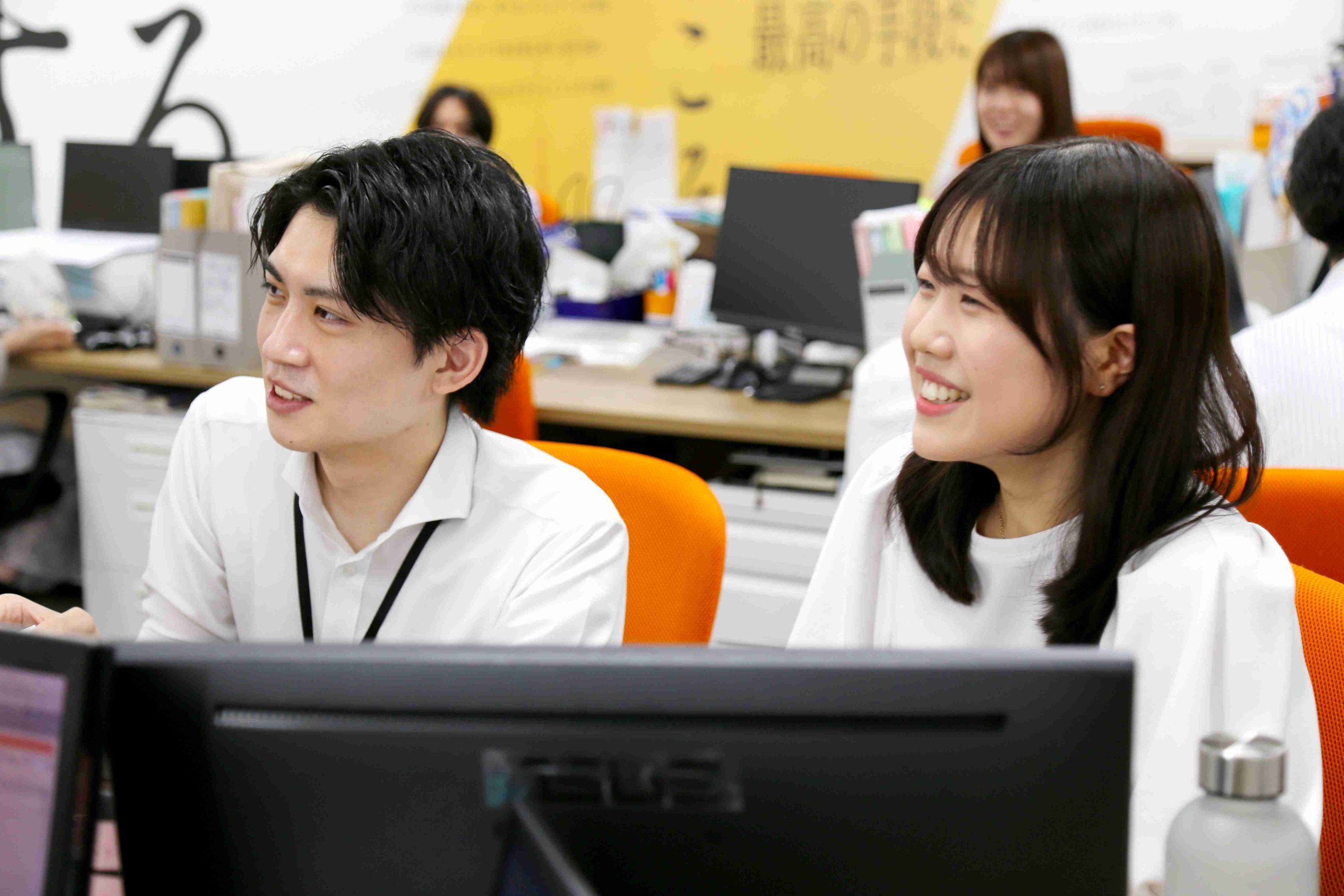 仕事風景・事務所の雰囲気